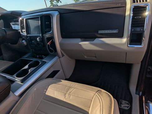 Used 2014 RAM 1500 Laramie w/ Convenience Group AWD/4WD image 19