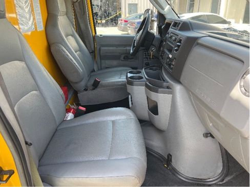 Used 2021 Ford E-350 and Econoline 350 Super Duty image 10