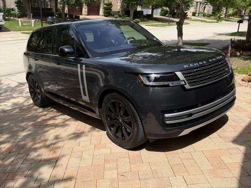 Used 2023 Land Rover Range Rover Autobiography AWD/4WD image 2