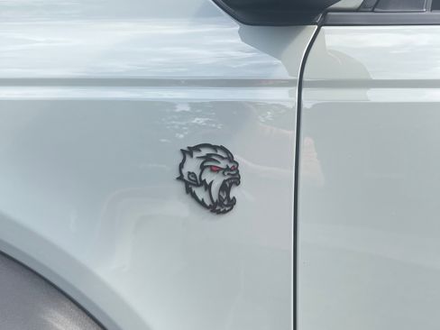 Used 2022 Ford Bronco Badlands image 9