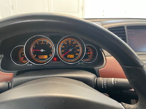 Used 2007 INFINITI M35 35 Sedan 4D w/ Technology Pkg image 10