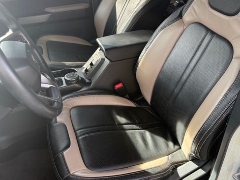 Used 2022 Ford Bronco Wildtrak image 16