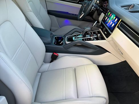 Used 2021 Porsche Cayenne GTS image 22