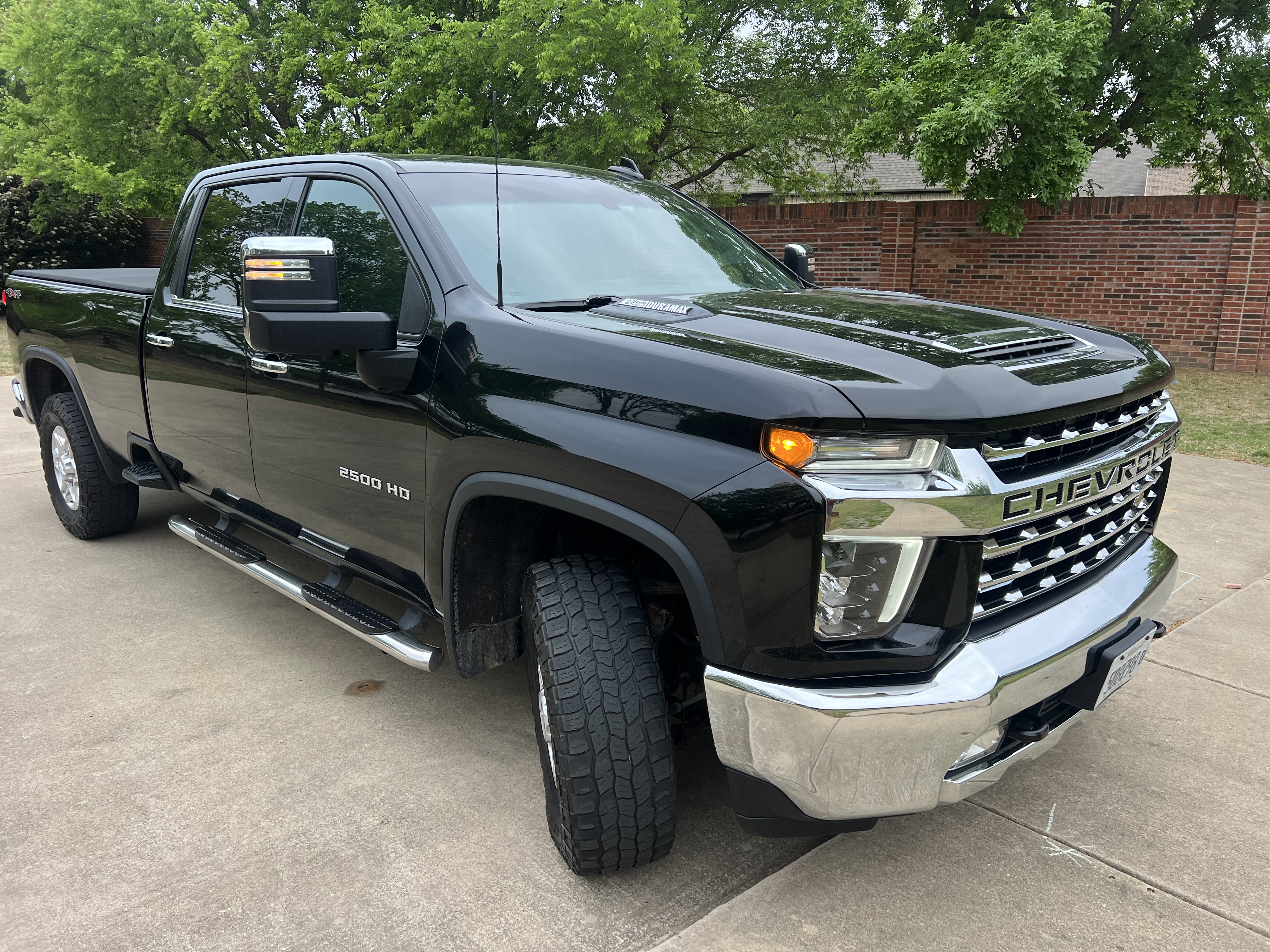 Used 2020 Chevrolet Silverado 2500 LTZ AWD/4WD image 2