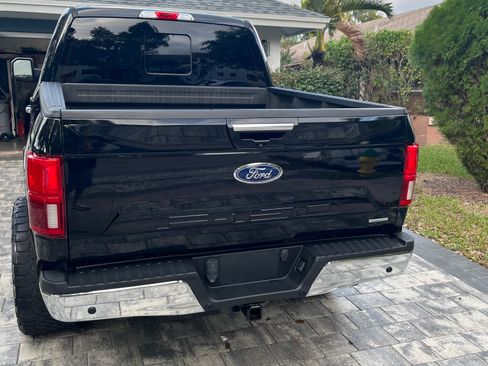 Used 2018 Ford F150 Lariat image 6