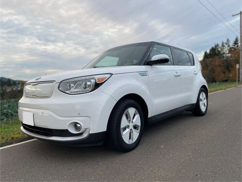 Used 2015 Kia Soul EV + image 5