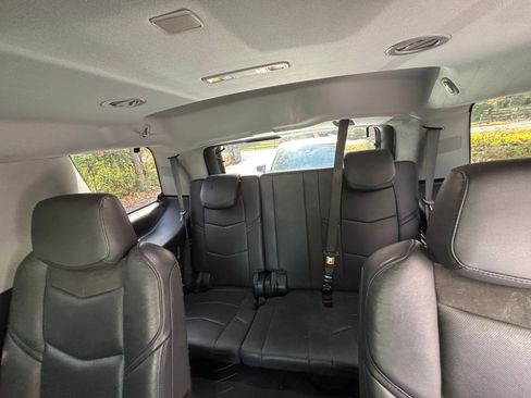 Used 2019 Cadillac Escalade Luxury image 14