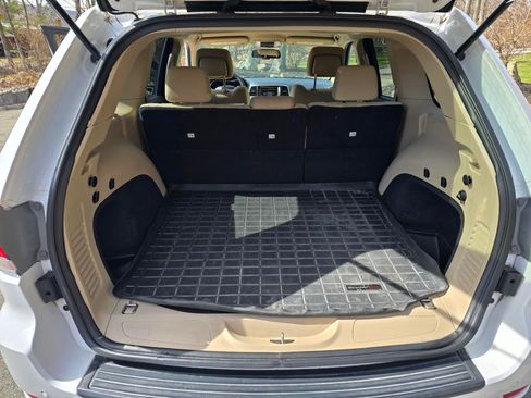 Used 2016 Jeep Grand Cherokee Laredo w/ Quick Order Package 23E image 15