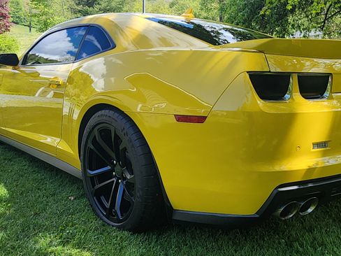 Used 2013 Chevrolet Camaro ZL1 RWD image 8