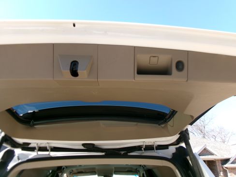 Used 2017 Chevrolet Tahoe LT RWD image 18