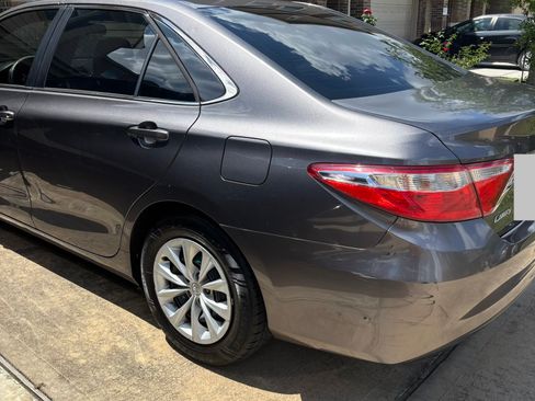 Used 2015 Toyota Camry LE image 27