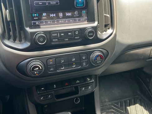 Used 2016 Chevrolet Colorado Z71 AWD/4WD image 8