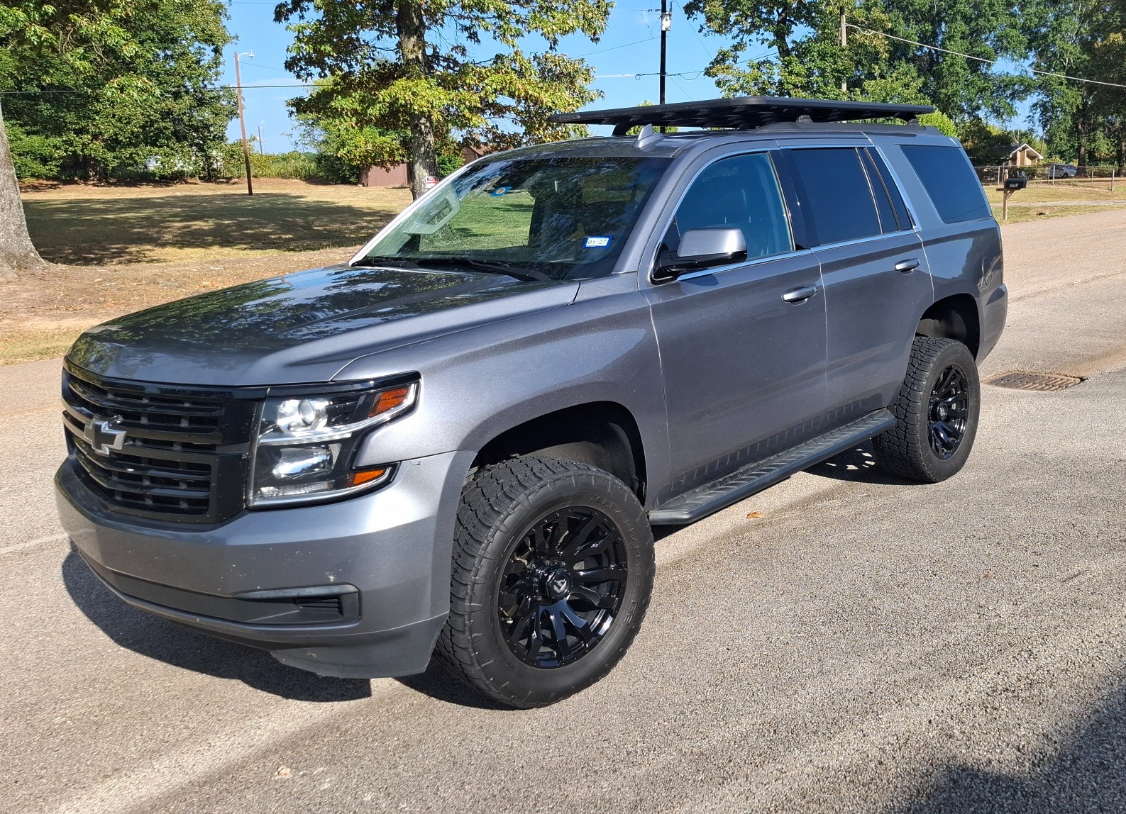 Used 2020 Chevrolet Tahoe LT RWD image 1