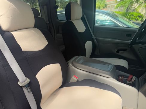 Used 2001 Chevrolet Silverado 1500 LS image 6