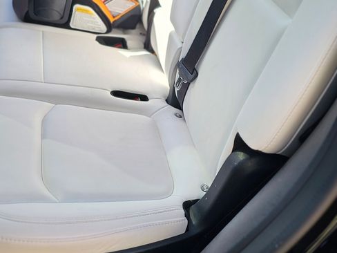 Used 2022 Tesla Model Y Long Range image 13