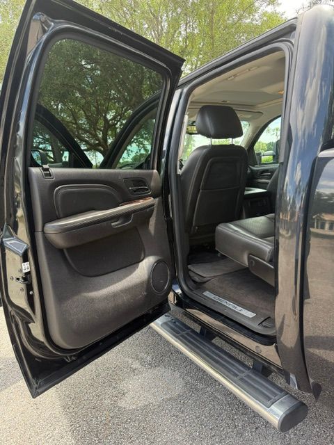 Used 2013 GMC Sierra 2500 Denali w/ Suspension Package, Off-Road AWD/4WD image 18