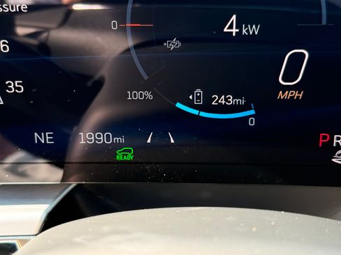 Used 2025 Cadillac Lyriq Luxury RWD image 25