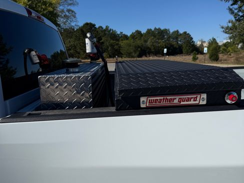 Used 2024 RAM 3500 Big Horn w/ Sport Appearance Package image 14