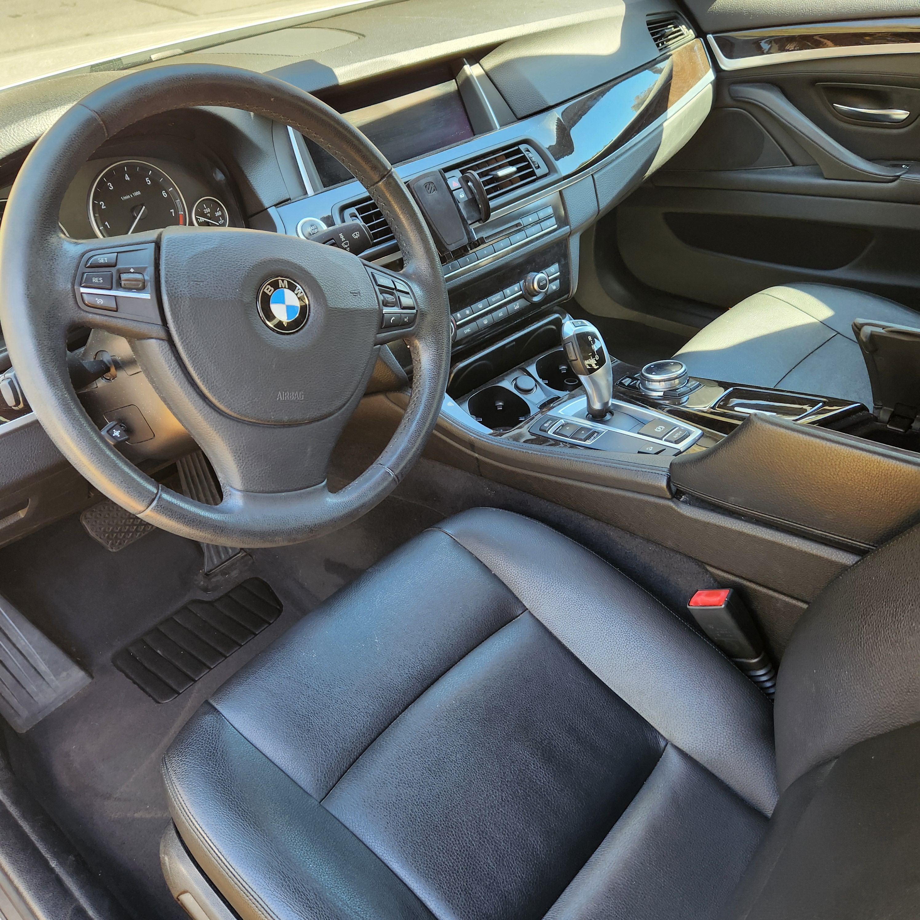 Used 2014 BMW 528i xDrive Sedan AWD/4WD image 9