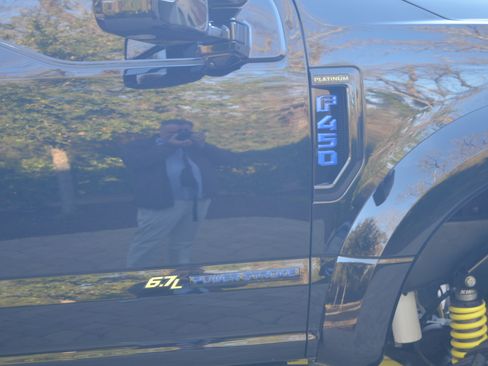 Used 2022 Ford F450 Platinum w/ Camper Package image 19