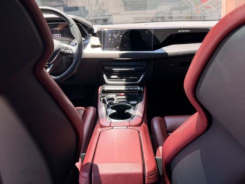 Used 2022 Audi e-tron GT Prestige w/ Prestige Package AWD/4WD image 10