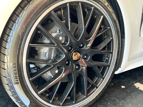 Used 2022 Porsche Panamera 4 Platinum Edition AWD/4WD image 5