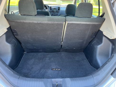 Used 2011 Nissan Versa 1.8 S image 14