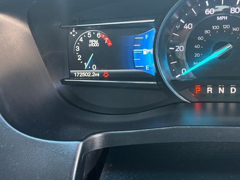 Used 2017 Ford Explorer XLT w/ Equipment Group 202A image 8