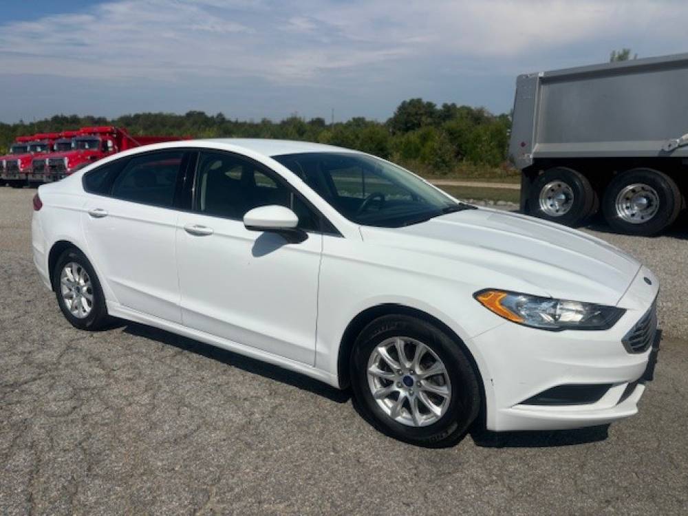 Used 2017 Ford Fusion S FWD image 1