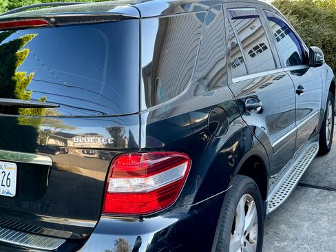 Used 2011 Mercedes-Benz ML 350 BlueTEC 4MATIC image 4