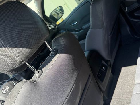Used 2022 Nissan Frontier SV image 16