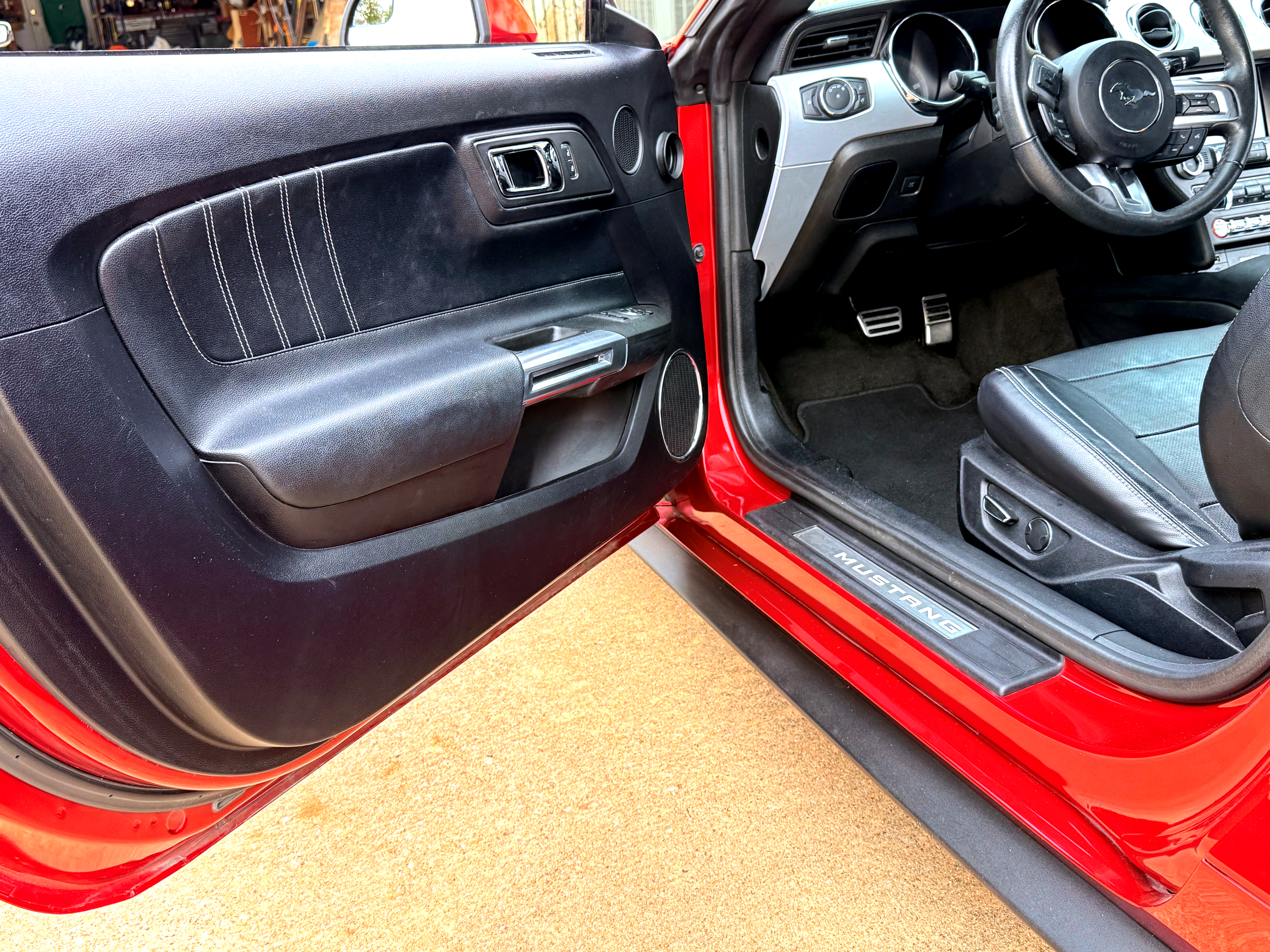Used 2017 Ford Mustang GT Premium RWD image 16