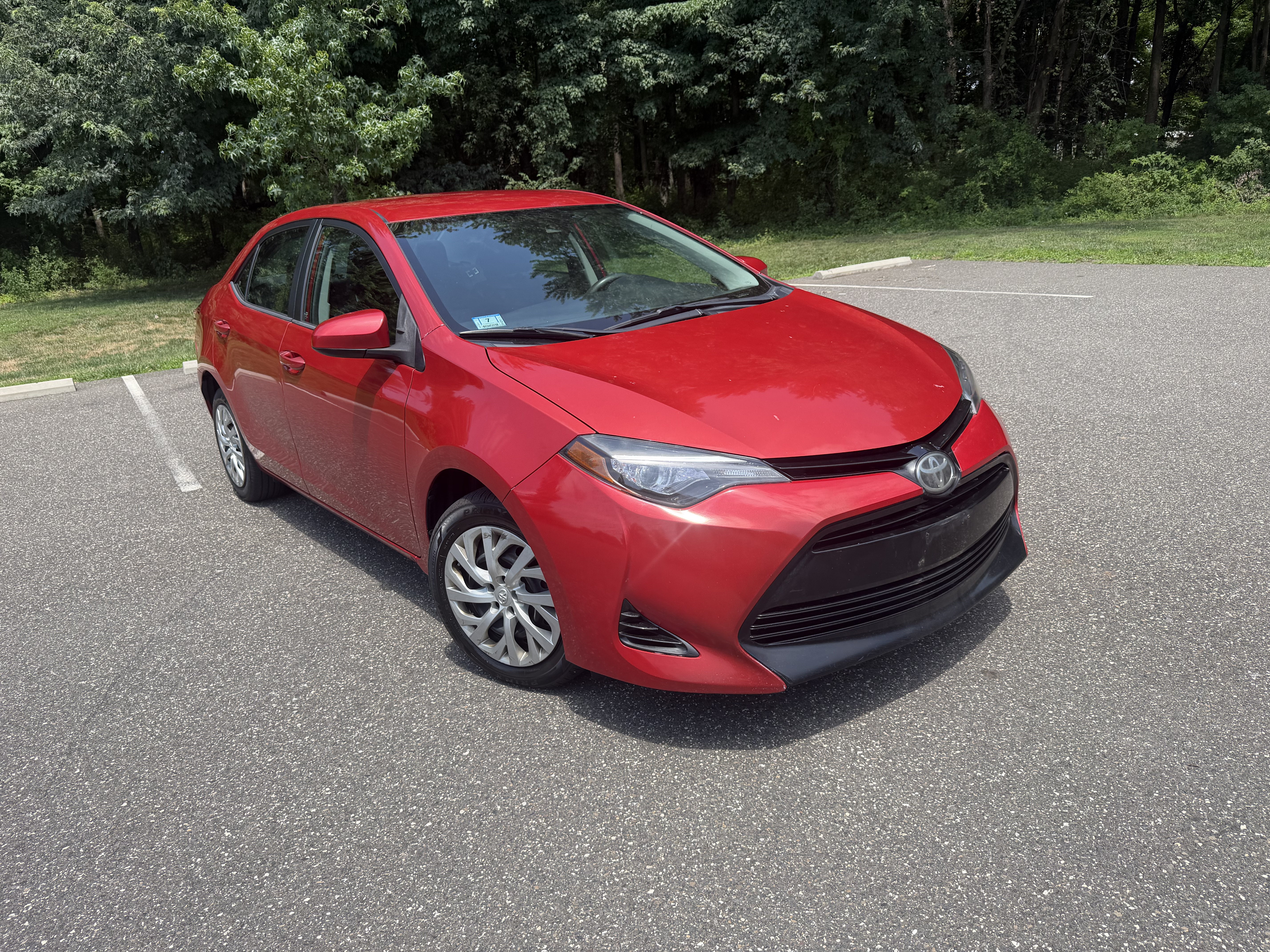 Used 2017 Toyota Corolla LE FWD image 1