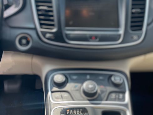 Used 2016 Chrysler 200 Limited Platinum image 16