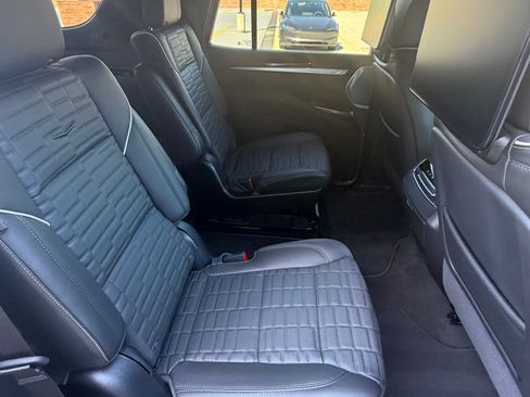 Used 2025 Cadillac Escalade Sport Platinum AWD/4WD image 13