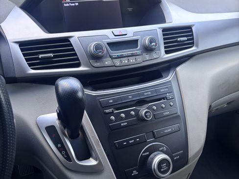 Used 2012 Honda Odyssey EX image 10