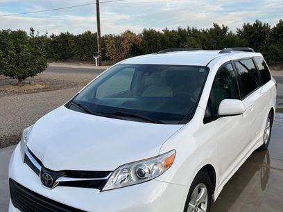 Used 2018 Toyota Sienna LE