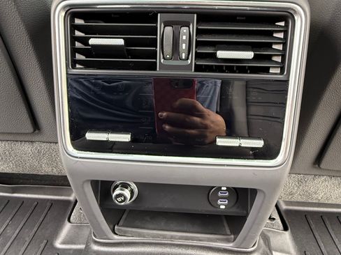 Used 2022 Porsche Cayenne E-Hybrid image 13