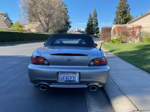 Used 2005 Honda S2000 image 8