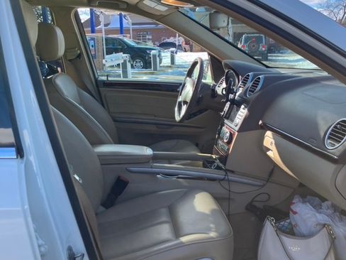 Used 2011 Mercedes-Benz GL 450 4MATIC image 16