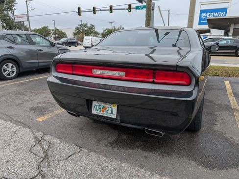 Used 2012 Dodge Challenger SXT image 11