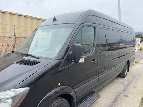 Used 2017 Mercedes-Benz Sprinter 3500 image 8