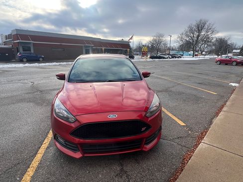 Used 2018 Ford Focus ST image 6
