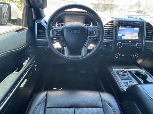 Used 2019 Ford Expedition XLT w/ Equipment Group 202A AWD/4WD image 21