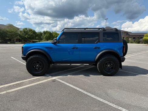 Used 2023 Ford Bronco Wildtrak image 8