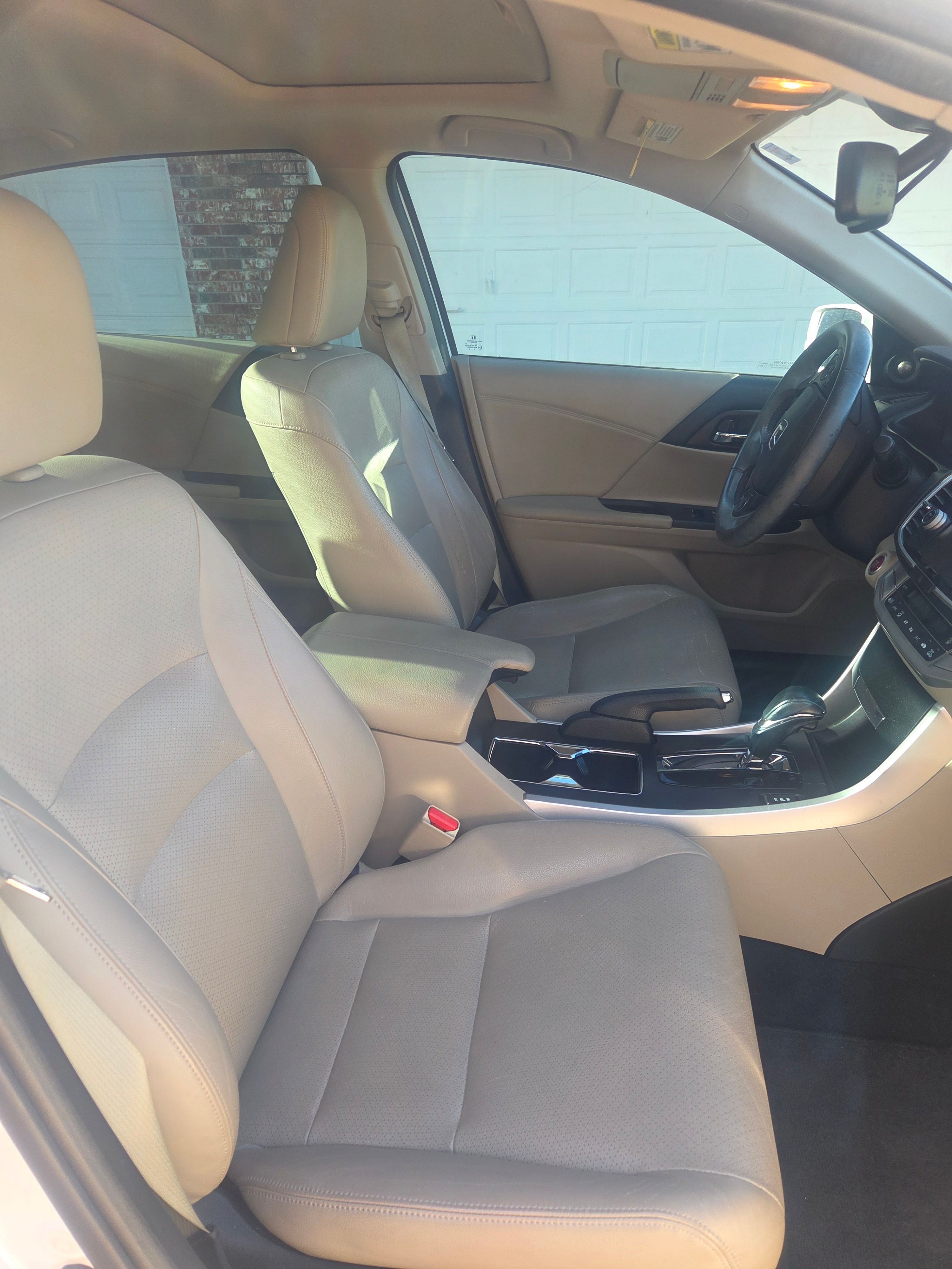 Used 2015 Honda Accord EX-L image 10