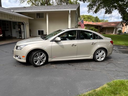 Used 2013 Chevrolet Cruze LTZ w/ RS Package FWD image 5