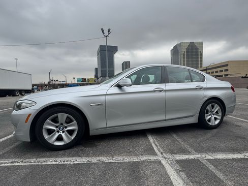 Used 2011 BMW 528i 528i Sedan 4D image 9