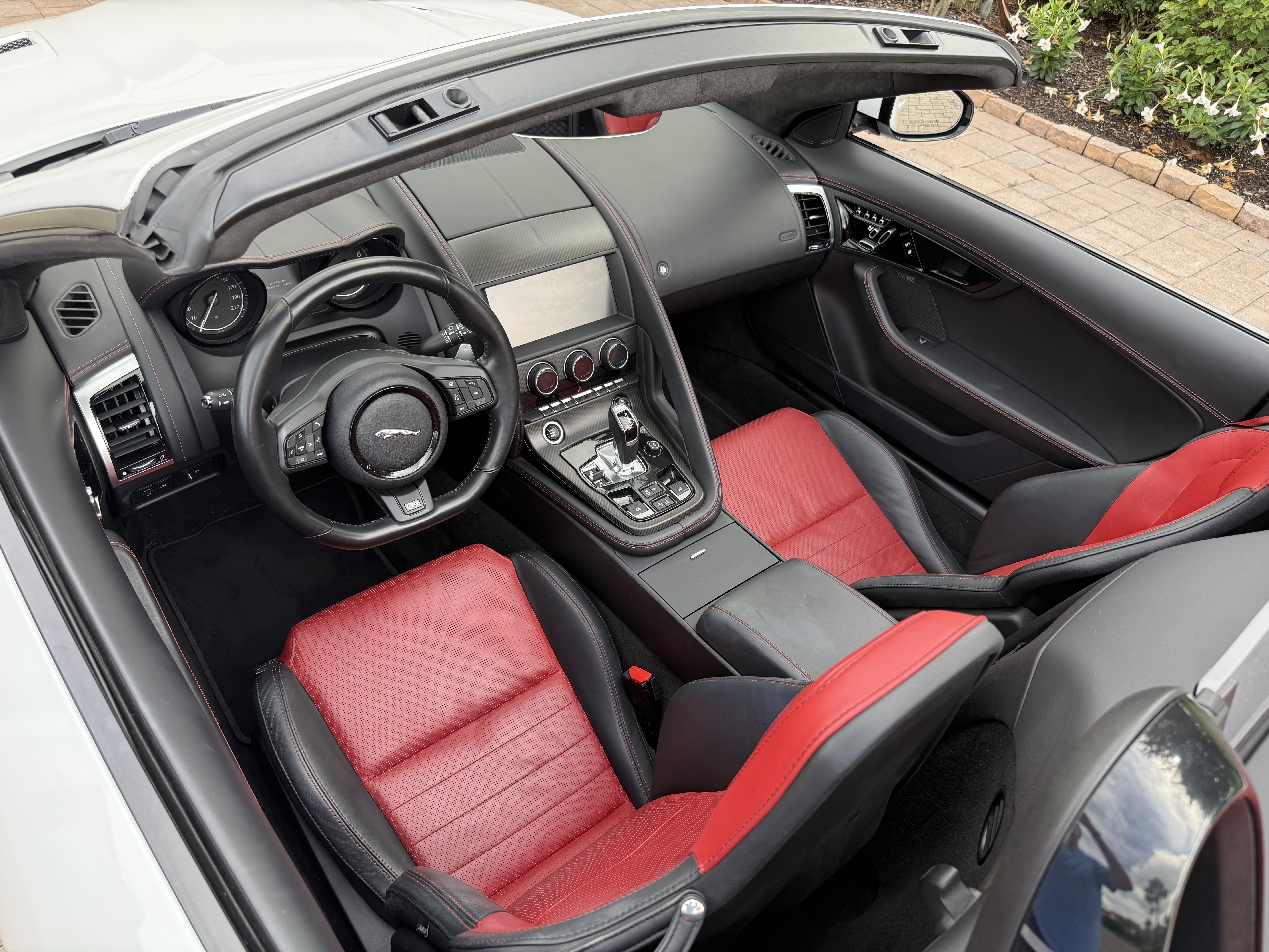 Used 2019 Jaguar F-TYPE R AWD/4WD image 15