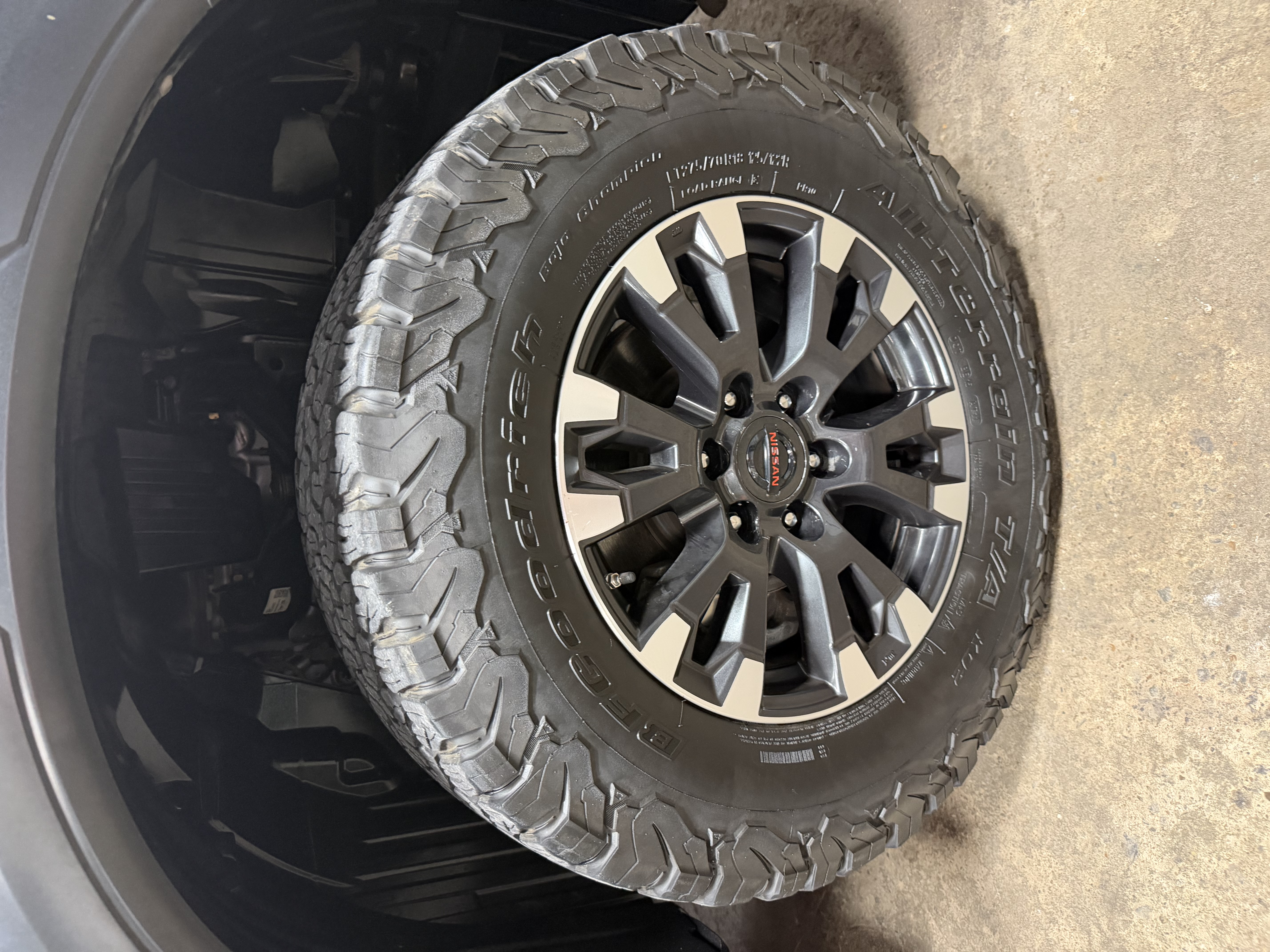 Used 2020 Nissan Titan PRO-4X w/ Pro-4x Convenience Package AWD/4WD image 14